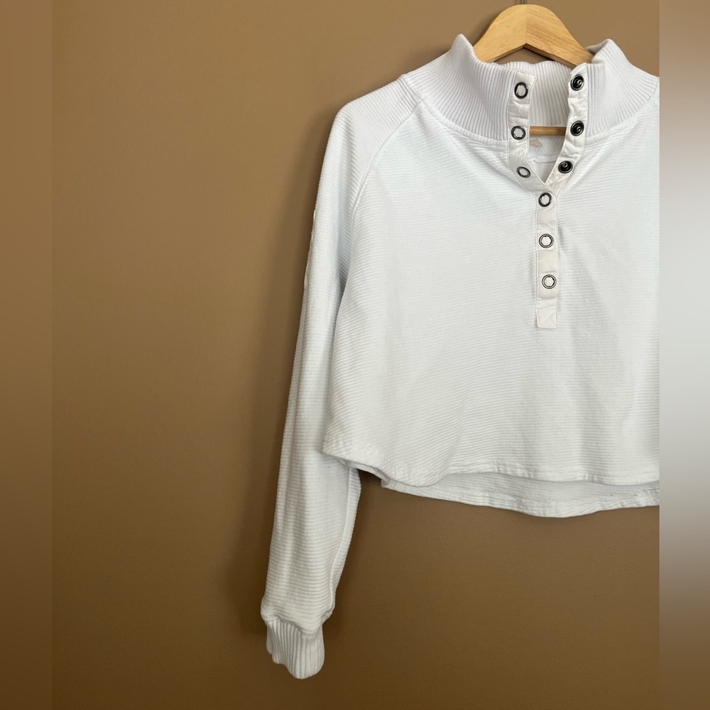 {FP Movement} So Fly Henley Layer in White - Womens Medium - Picture 3 of 11